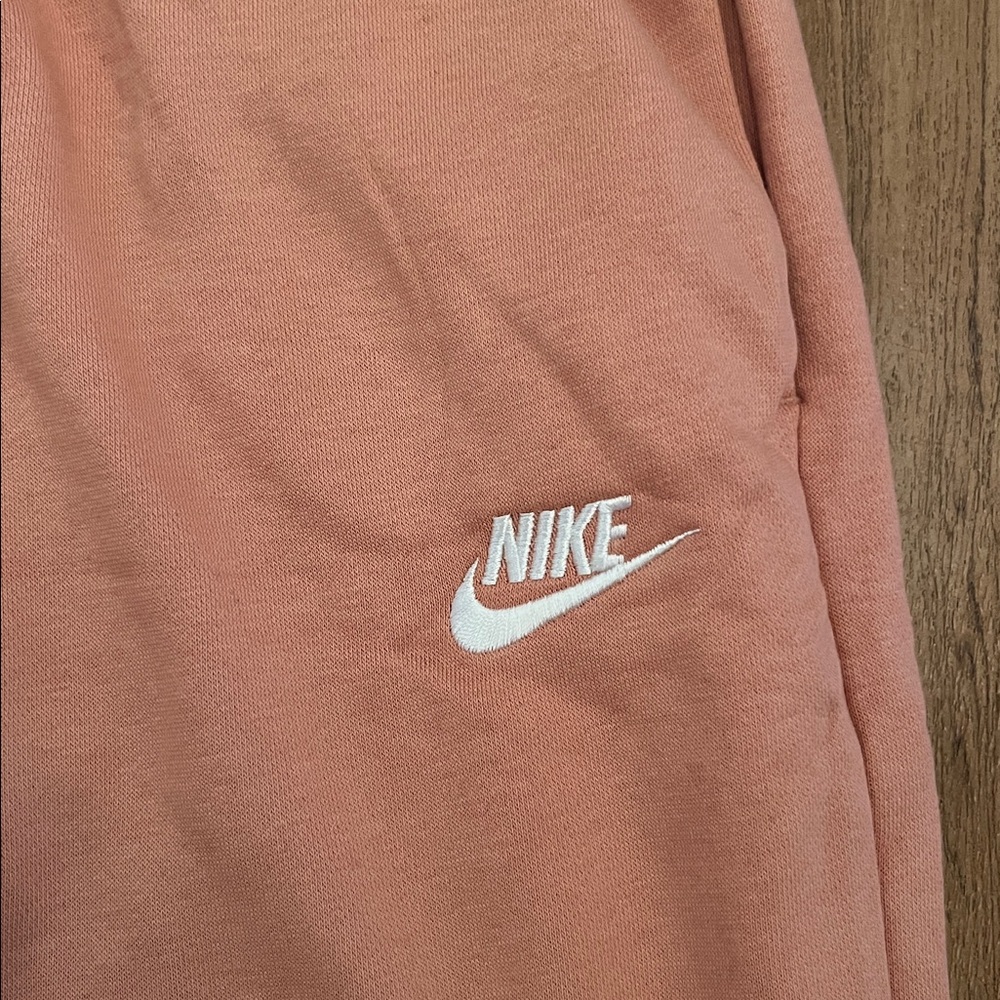 NWT Nike Sportswear Oversized Club Fleece Sweatpants - Picture 4 of 9